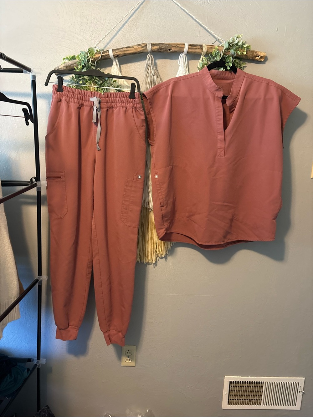 Figs Women's Dusty Rose Cargo Joggers w/ Scrub Top